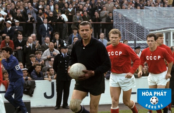 Lev Yashin - thủ môn duy nhất trong lịch sử bóng đá từng giành Quả Bóng Vàng (1963)